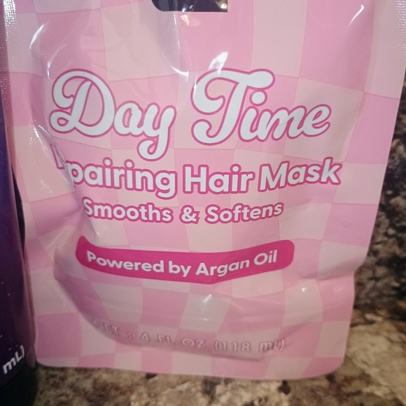 Night Time Hair Serum and Day Time Repairing Hair Mask Set - Picture 3 of 5